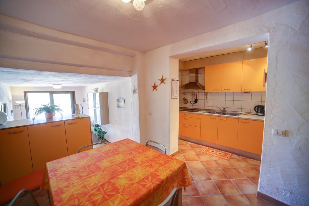 Delia Apartments San Teodoro  Extérieur photo