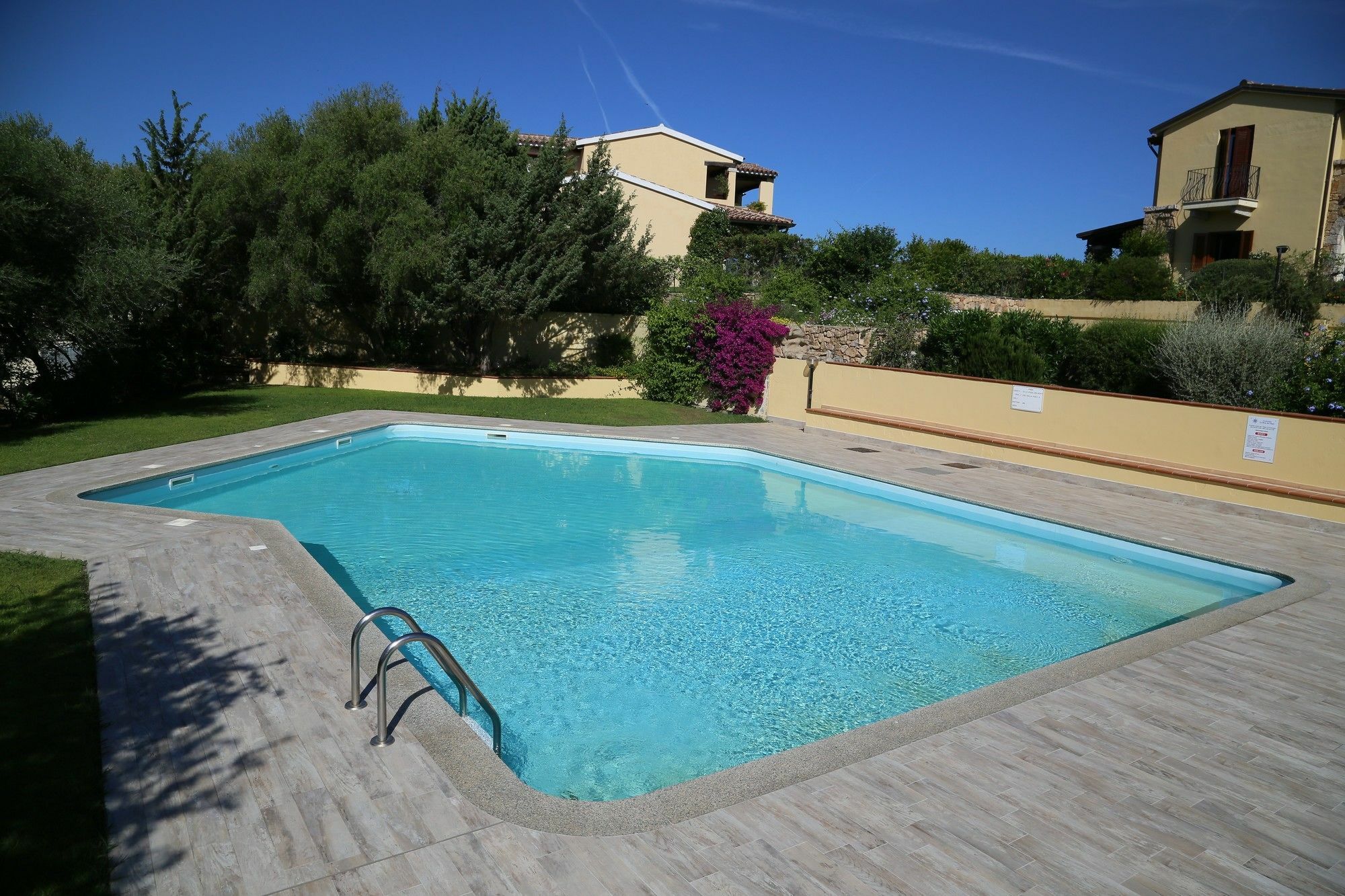Delia Apartments San Teodoro  Extérieur photo
