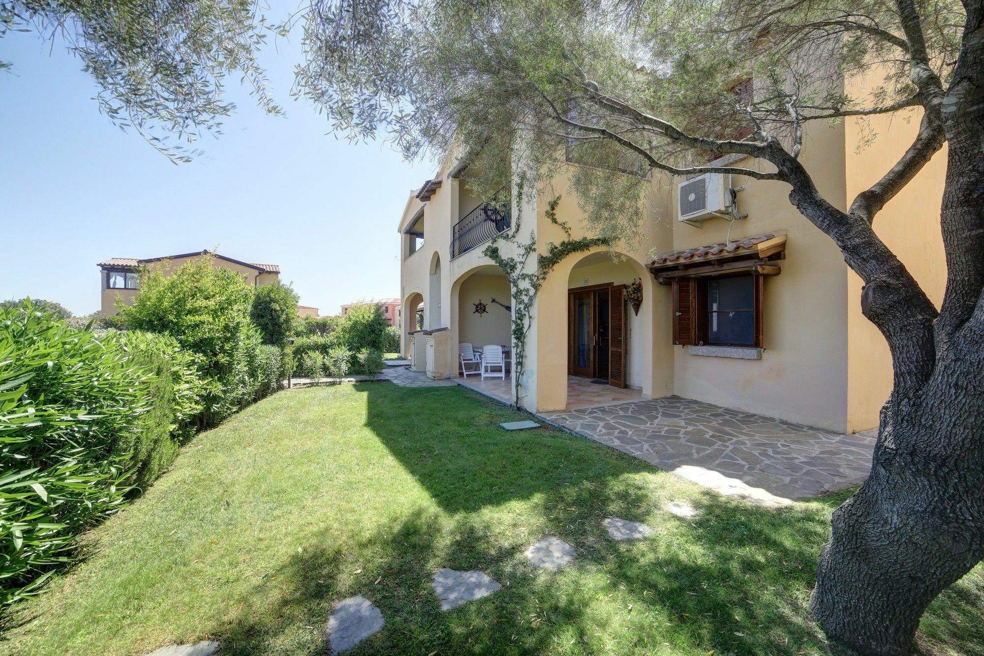 Delia Apartments San Teodoro  Extérieur photo